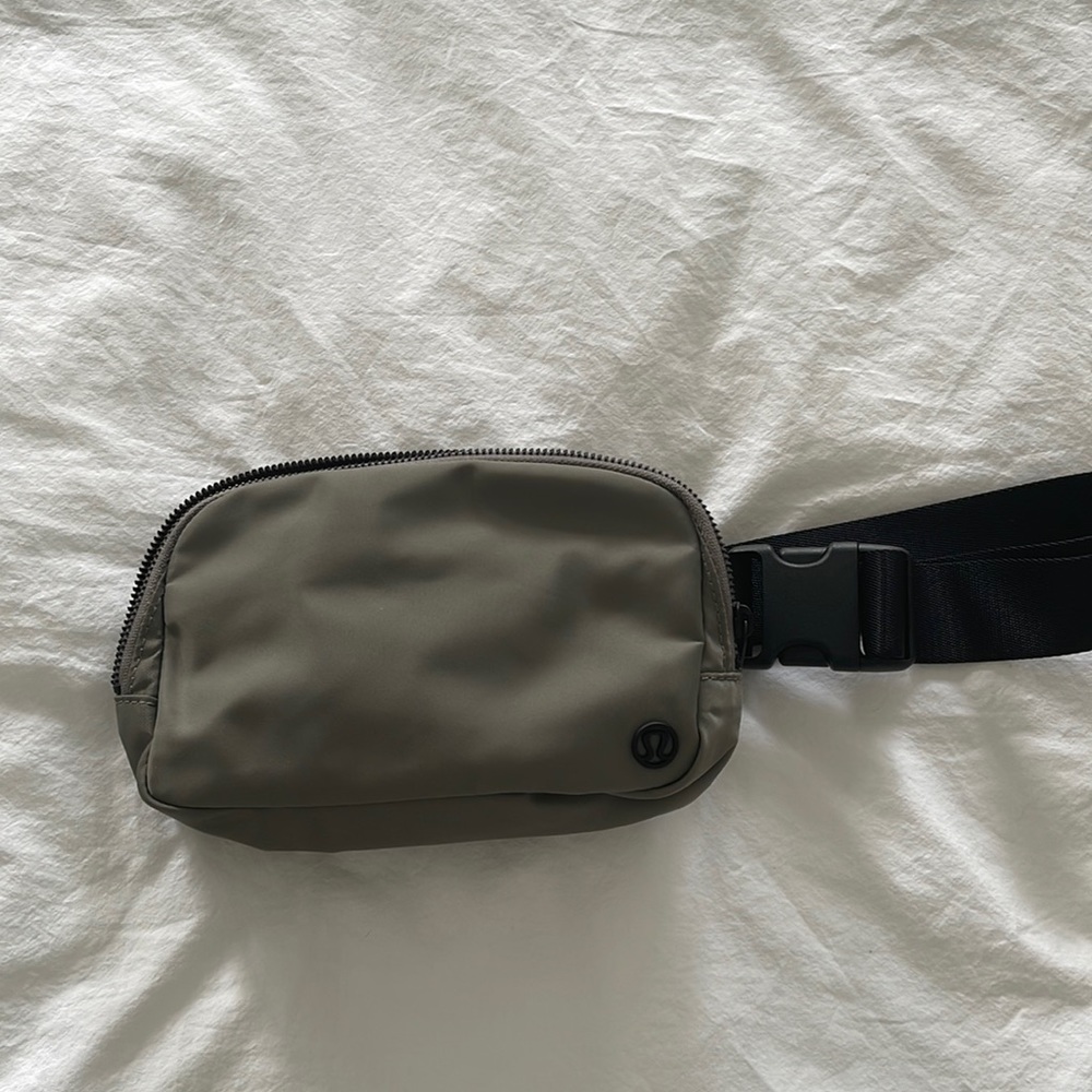 Lululemon everywhere belt bag *sold out online*